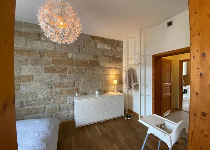 Neustadt Katy Apartment *